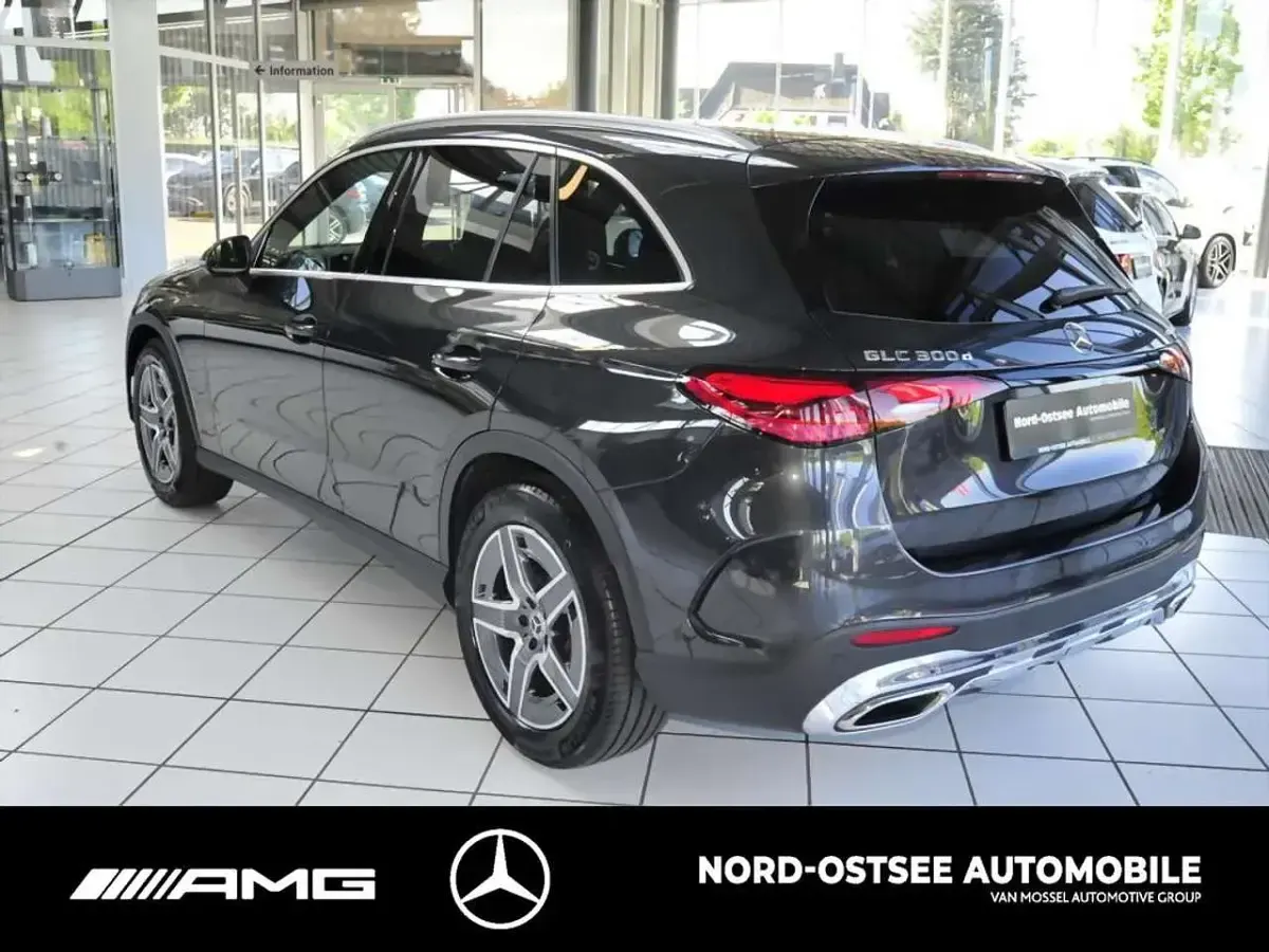 Gebraucht Mercedes GLC300 AMG 269 PS (197 kW) 2025 Graphitgrau metallic SUV