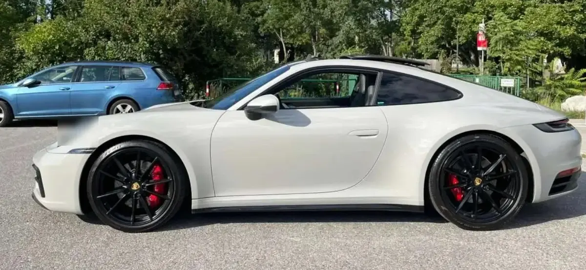 Gebraucht Porsche 992 450 PS (330 kW) 2020 Andere farben Coupé