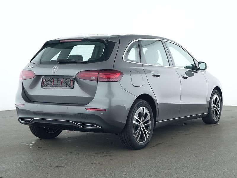 Metalliclack mountaingrau Gebraucht 2024 Mercedes E250 Advanced Kombi | 32.610 € (Fairer Preis) - Bild 1/3