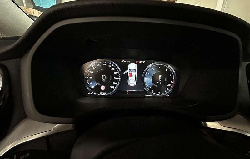 Gebraucht Volvo V60 Momentum 190 PS (139 kW) 2020 Kombi