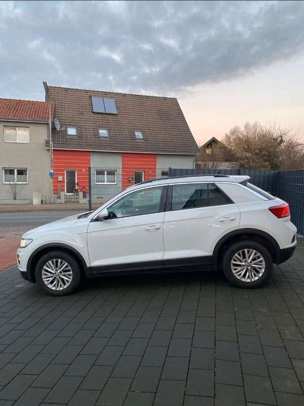 Weiß Gebraucht 2019 VW T-Roc Basis SUV | 14.950 € (Fairer Preis) - Bild 1/4