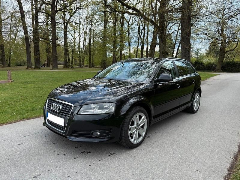 Schwarz Gebraucht 2009 Audi A3 Sportback Ambition Kleinwagen | 7.900 € (Etwas zu teuer) - Bild 1/4