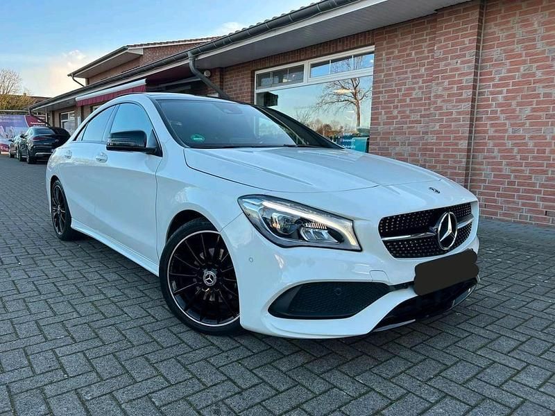 Weiß Gebraucht 2017 Mercedes CLA180 Limousine | 17.300 € (Fairer Preis) - Bild 1/4