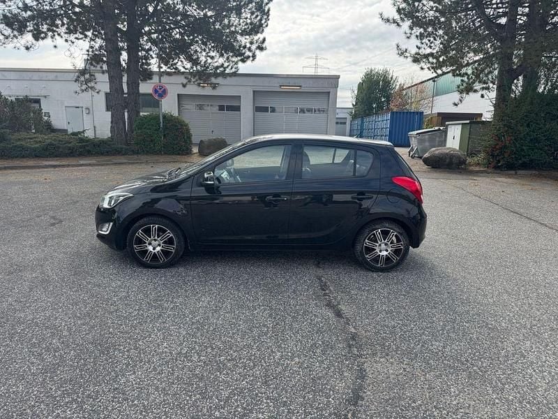 Gebraucht 2013 Hyundai i20 Trend Limousine | 2.990 € (Guter Preis) - Bild 1/4