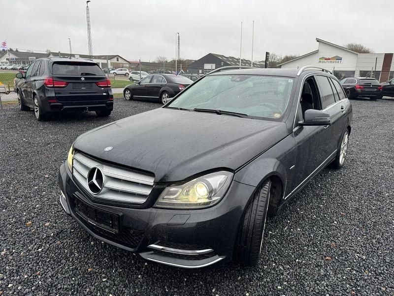 Gebraucht Mercedes C220 170 PS (125 kW) 2012 Schwarz Kombi