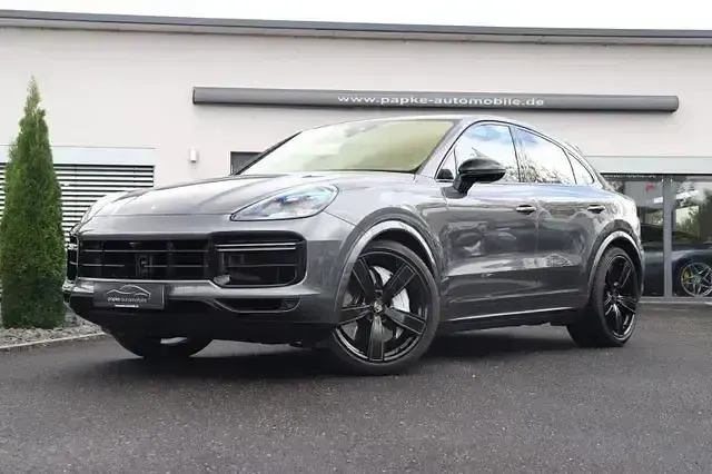 Gebraucht Porsche Cayenne Turbo Chrono 549 PS (403 kW) 2020 Grau SUV