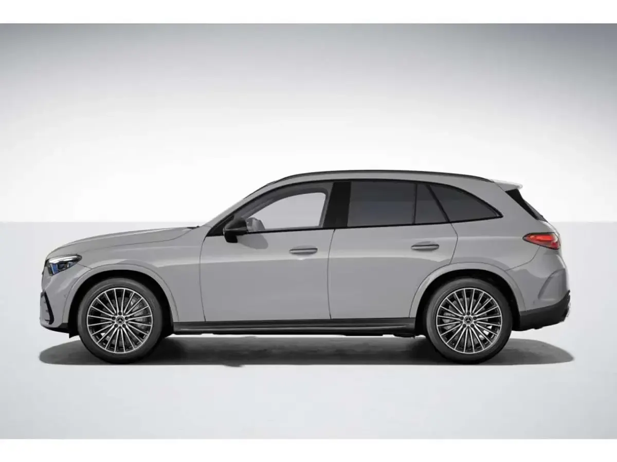 Gebraucht Mercedes GLC300 AMG 269 PS (197 kW) 2026 Manufaktur alpingrau uni SUV