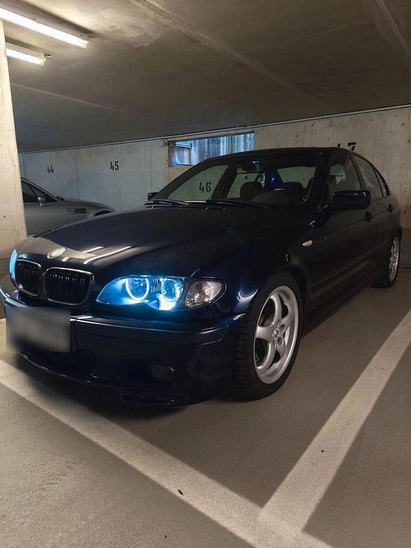 Gebraucht BMW 330 Sport Line 231 PS (169 kW) 2004 Blau Limousine