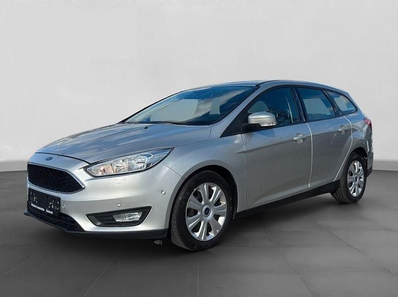 Gebraucht Ford Focus Business Edition 125 PS (91 kW) 2016 Silber Limousine