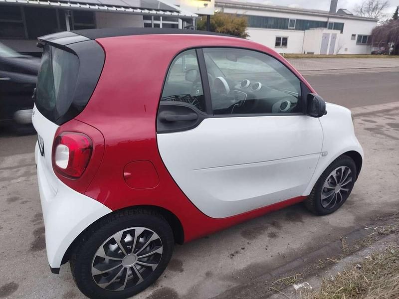 Gebraucht Smart ForTwo Coupé 71 PS (52 kW) 2019 Weiß Coupé
