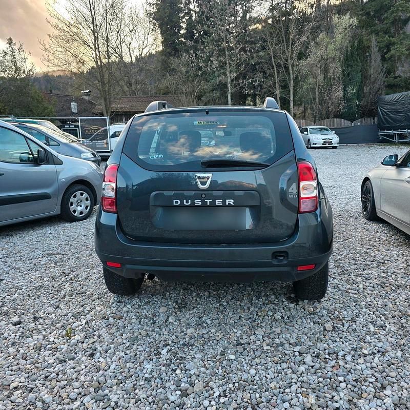 Gebraucht Dacia Duster 114 PS (83 kW) 2016 Grün SUV