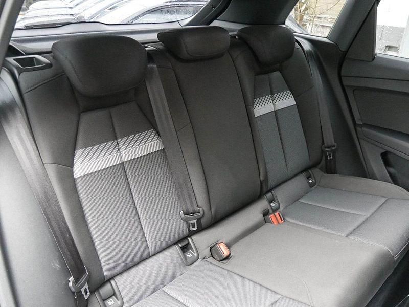 Gebraucht Audi Q4 e-tron Ambiente 150 kW (204 PS) 2022 Mythosschwarz metallic SUV