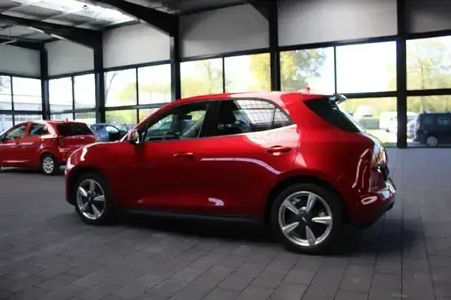 Używany Ora 03 125 kW (171 KM) 2023 Czerwony Hatchback