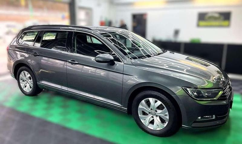 Usado VW Passat 150 HP (110 kW) 2016 Cinzento Sedan