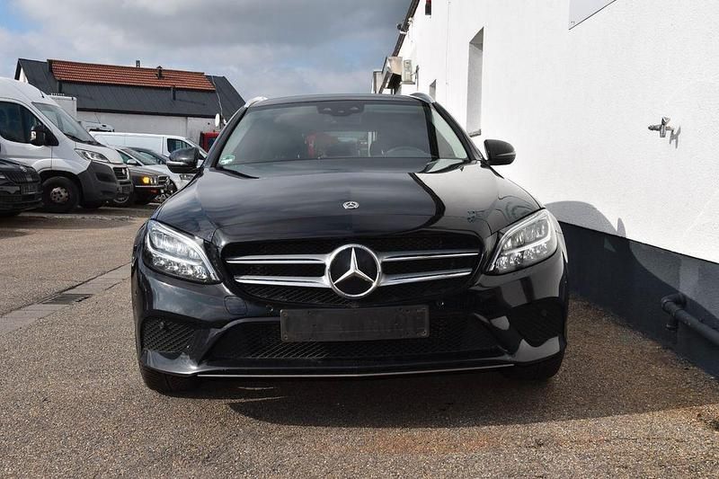 Gebraucht Mercedes C300e 211 PS (155 kW) 2020 Schwarz Limousine