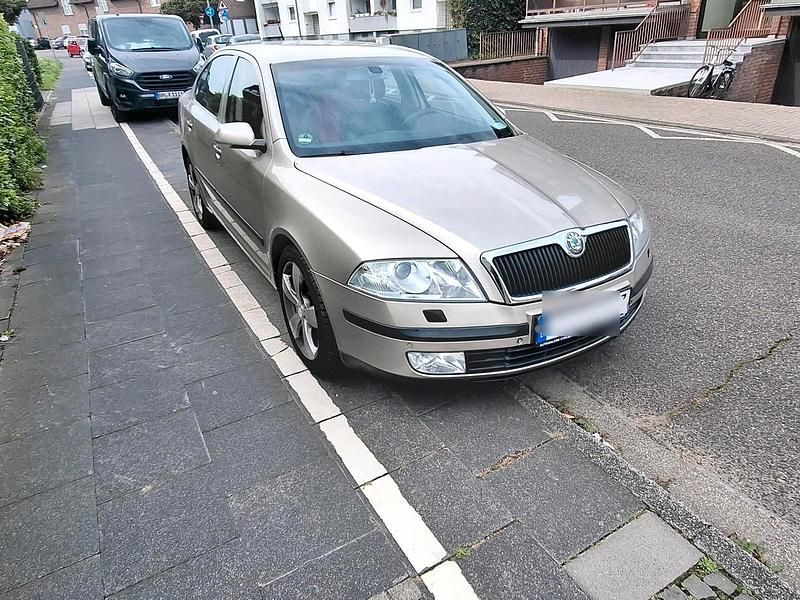 Gold Gebraucht 2005 Skoda Octavia Ambiente Limousine | 2.399 € (Fairer Preis) - Bild 1/4