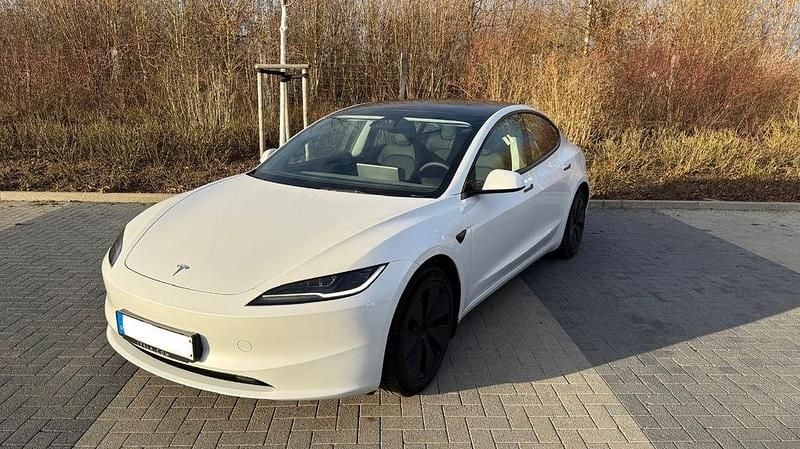 Gebraucht Tesla Model 3 Standard Range 208 kW (283 PS) 2023 Weiß Limousine