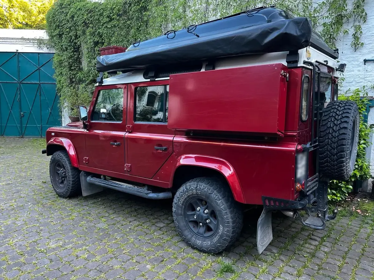Gebraucht Land Rover Defender 122 PS (89 kW) 2007 Rot Van / Kleinbus