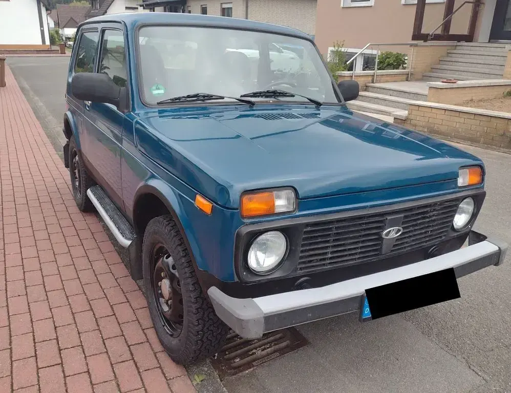 Gebraucht Lada niva 83 PS (61 kW) 2012 Blau SUV