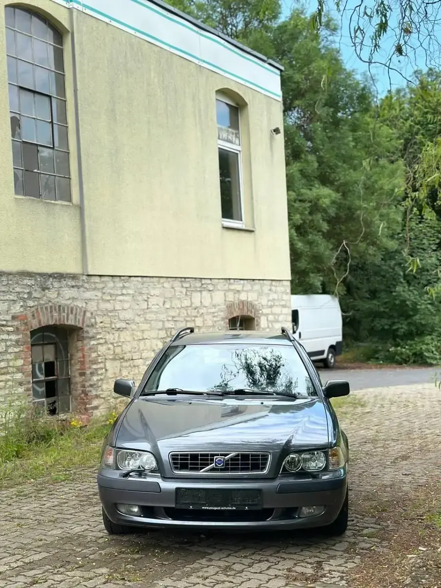Gebraucht Volvo V40 115 PS (84 kW) 2003 Grau Kombi