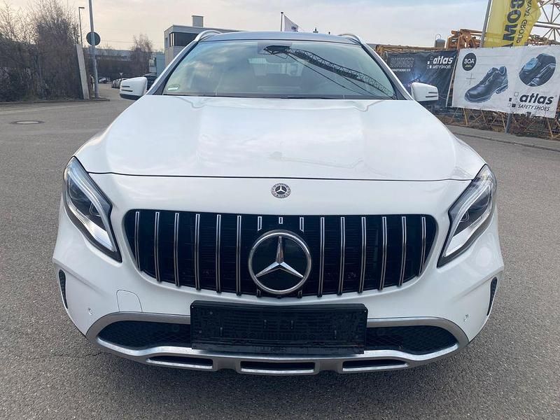 Gebraucht Mercedes GLA220 170 PS (125 kW) 2019 Weiß SUV