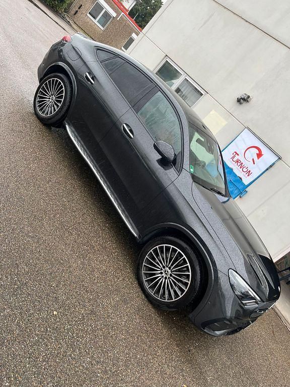 Gebraucht Mercedes GLC200 204 PS (150 kW) 2024 SUV