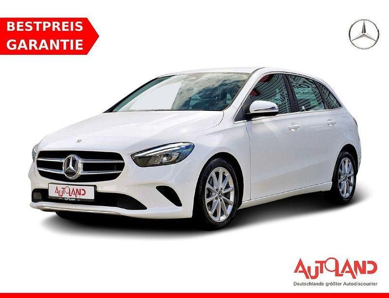 Weiß Gebraucht 2019 Mercedes B180 Progressive Van / Kleinbus | 22.950 € (Fairer Preis) - Bild 1/4