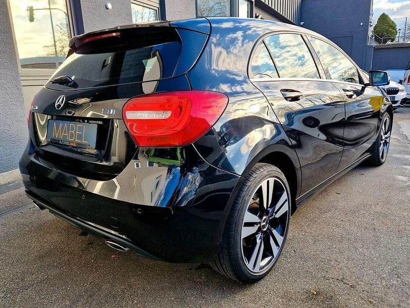 Gebraucht Mercedes A220 Urban 170 PS (125 kW) 2013 Kosmosschwarz Limousine