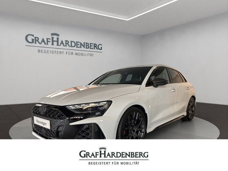 Grau Gebraucht 2025 Audi RS3 Sportback Kleinwagen | 67.900 € (Guter Preis) - Bild 1/4