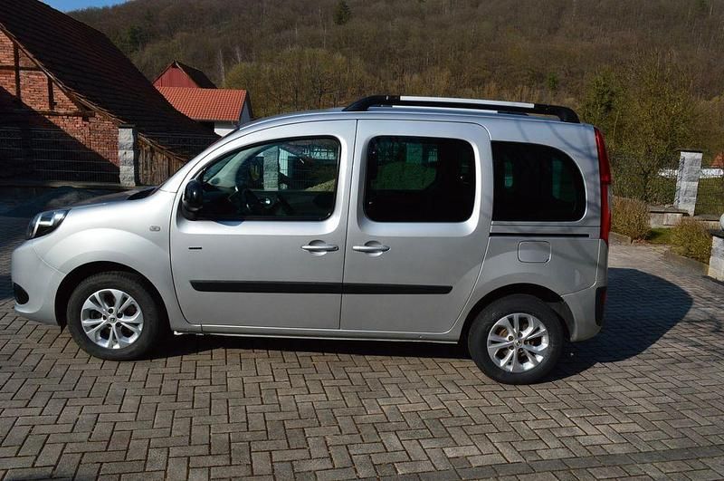 Gebraucht Renault Kangoo LIMITED 90 PS (66 kW) 2018 Grau Van / Kleinbus