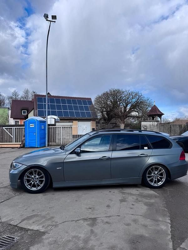 Gebraucht BMW 320 163 PS (119 kW) 2010 Silber Kombi