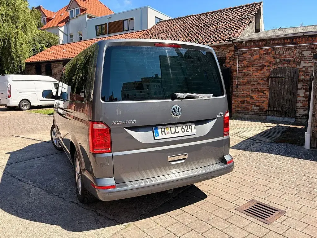 Gebraucht VW Multivan Trendline 102 PS (75 kW) 2016 Grau Van / Kleinbus