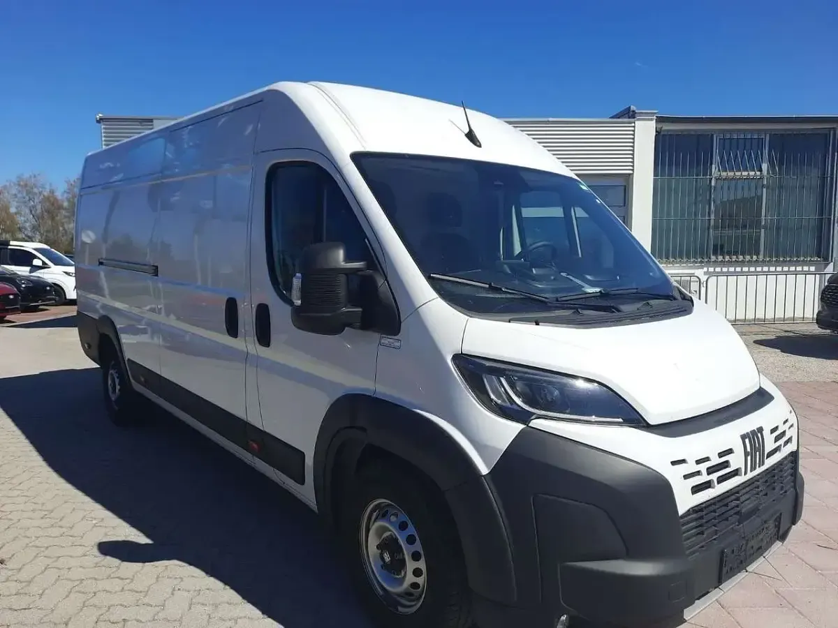 Gebraucht Fiat Ducato 179 PS (131 kW) 2024 Ducato weiß Van
