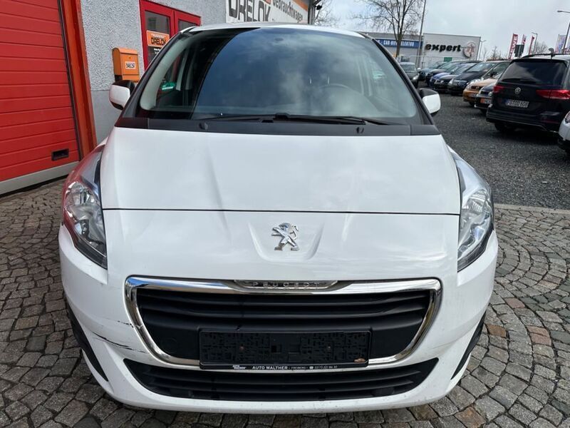 Gebraucht Peugeot 5008 Access 120 PS (88 kW) 2015 Weiß Van / Kleinbus