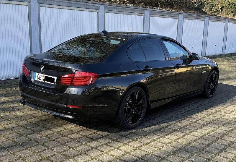 Gebraucht BMW 523 204 PS (150 kW) 2011 Schwarz Limousine