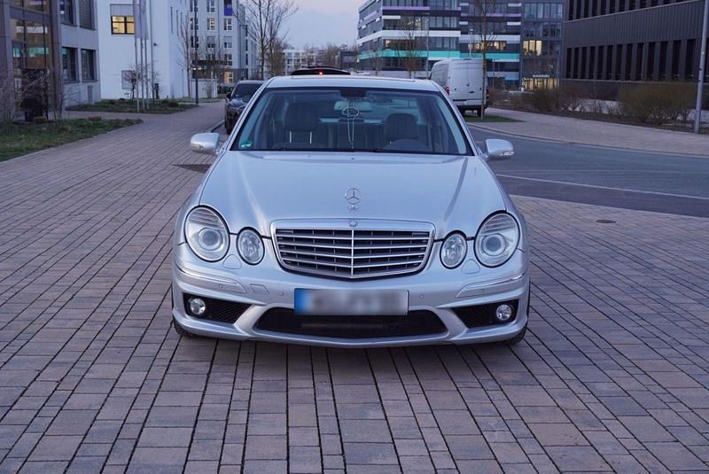 Gebraucht Mercedes E500 AMG 387 PS (284 kW) 2007 Silber Limousine