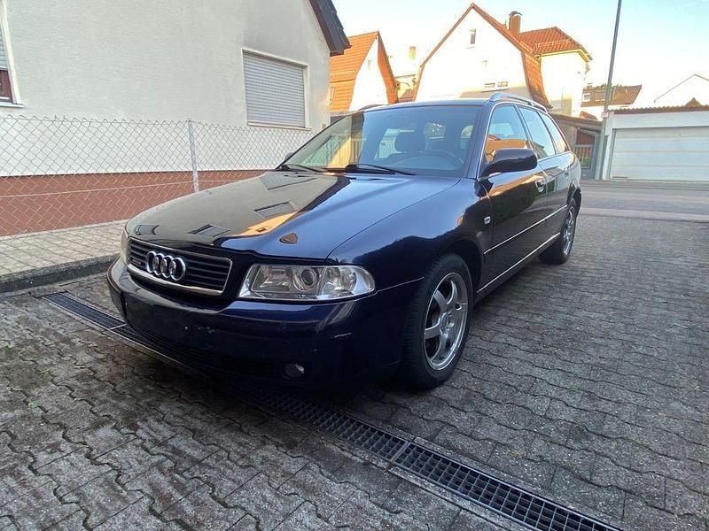 Blau Gebraucht 2000 Audi A4 S-Line Kombi | 2.499 € (Superpreis) - Bild 1/4