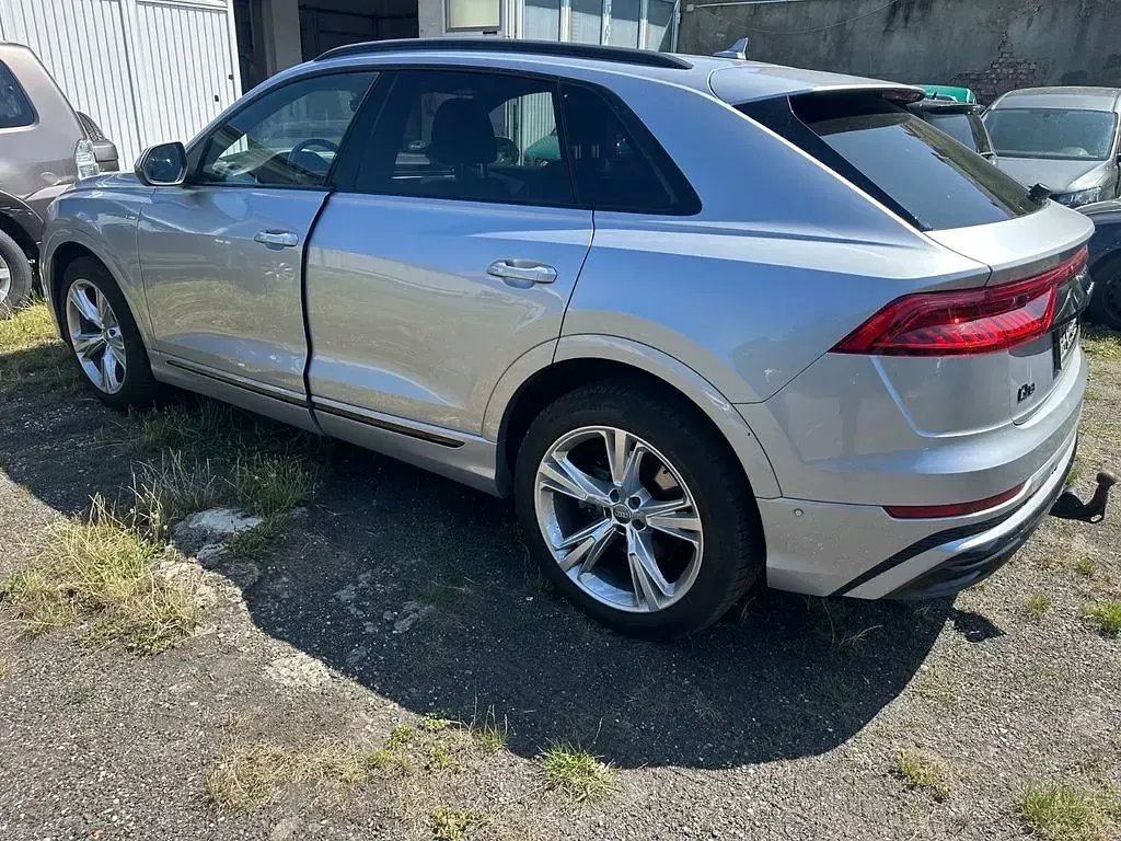 Gebraucht Audi Q8 Sport 286 PS (210 kW) 2021 Silber SUV