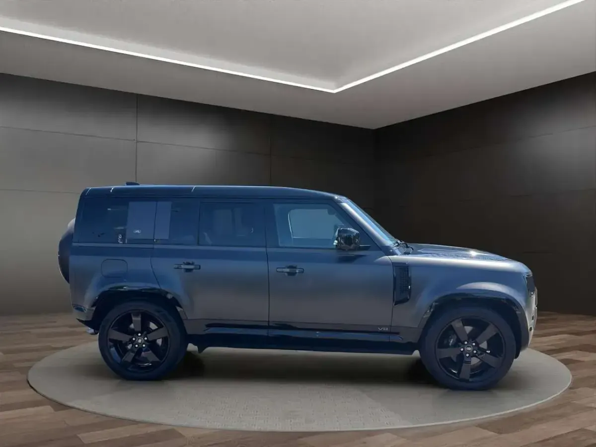 Gebraucht Land Rover Defender Carpathian Edition 525 PS (386 kW) 2023 Carpathian grey SUV