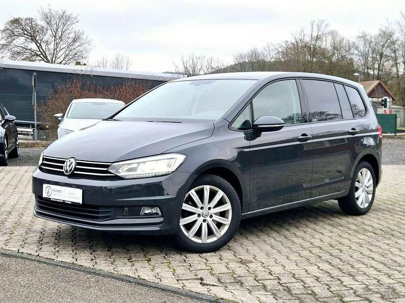 Gebraucht VW Touran 116 PS (85 kW) 2019 Grau Van / Kleinbus