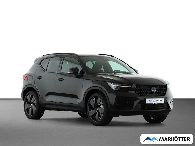 Neu Volvo XC40 Plus 163 PS (119 kW) 2026 Schwarz SUV