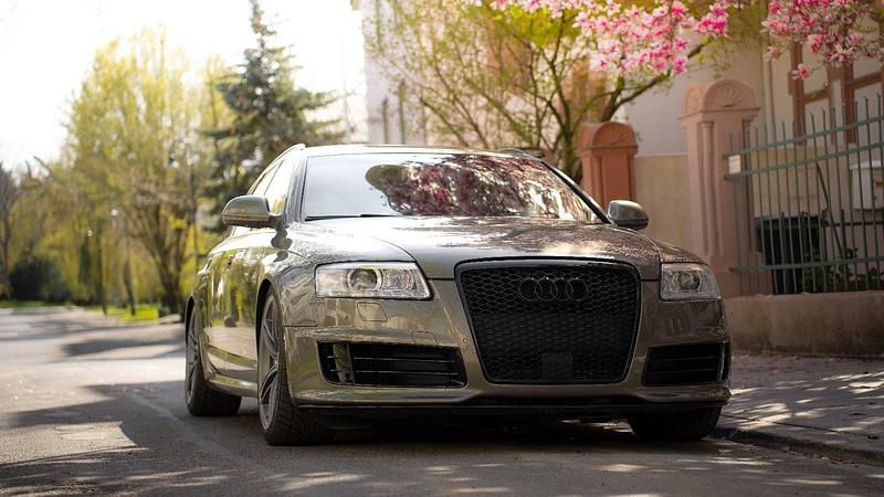 Grün Gebraucht 2009 Audi RS6 Performance Kombi | 41.000 € - Bild 1/4