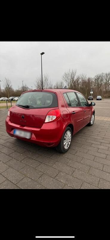 Rot Gebraucht 2009 Renault Clio II Kleinwagen | 2.900 € (Etwas zu teuer) - Bild 1/4