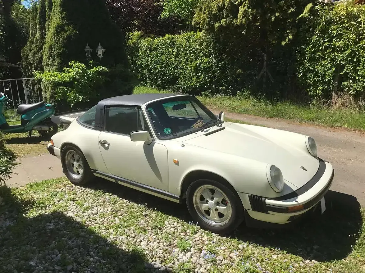 Gebraucht Porsche 911 Carrera Targa 231 PS (169 kW) 1984 Weiß Cabrio