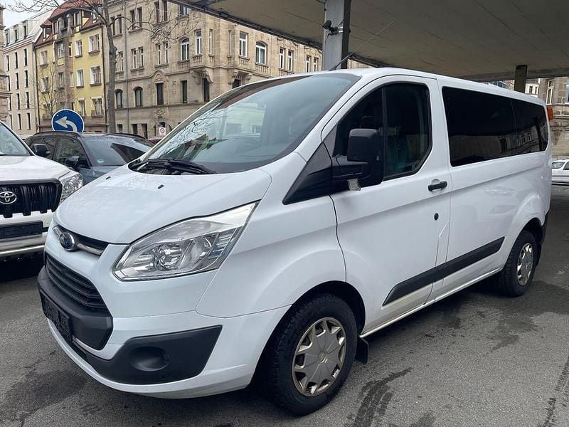 Second-hand Ford Transit Custom 105 CP (77 kW) 2017 Alb Monovolum