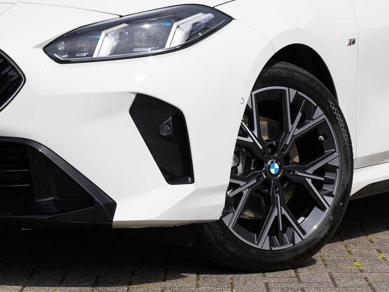 Nowe BMW 120 Performance 150 KM (110 kW) 2025 Biały Hatchback