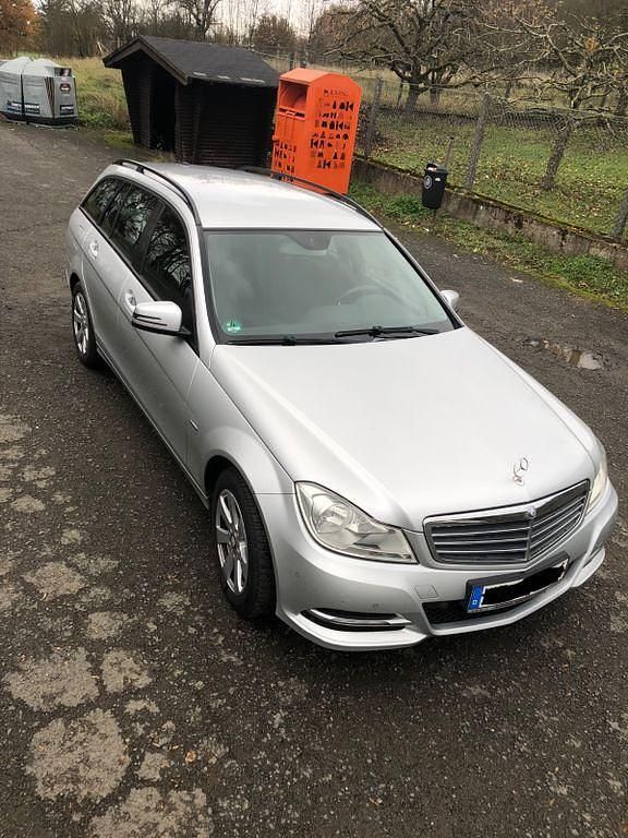 Silber Gebraucht 2011 Mercedes C180 Limousine | 6.490 € (Guter Preis) - Bild 1/4