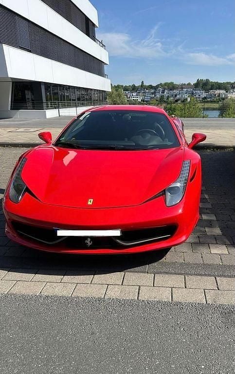 Rot Gebraucht 2011 Ferrari 458 Coupé | 179.000 € (Fairer Preis) - Bild 1/4