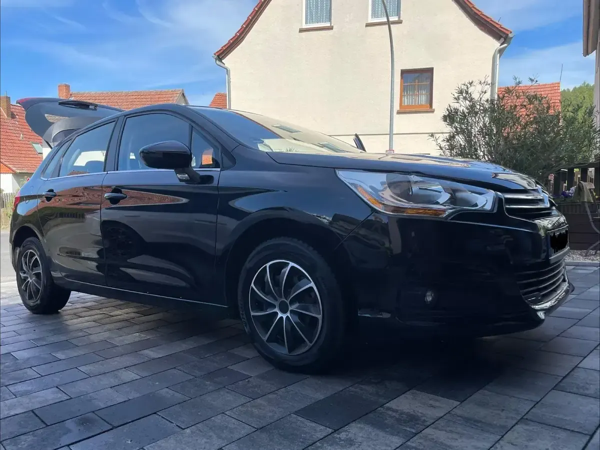 Gebraucht Citroën C4 120 PS (88 kW) 2014 Schwarz Limousine