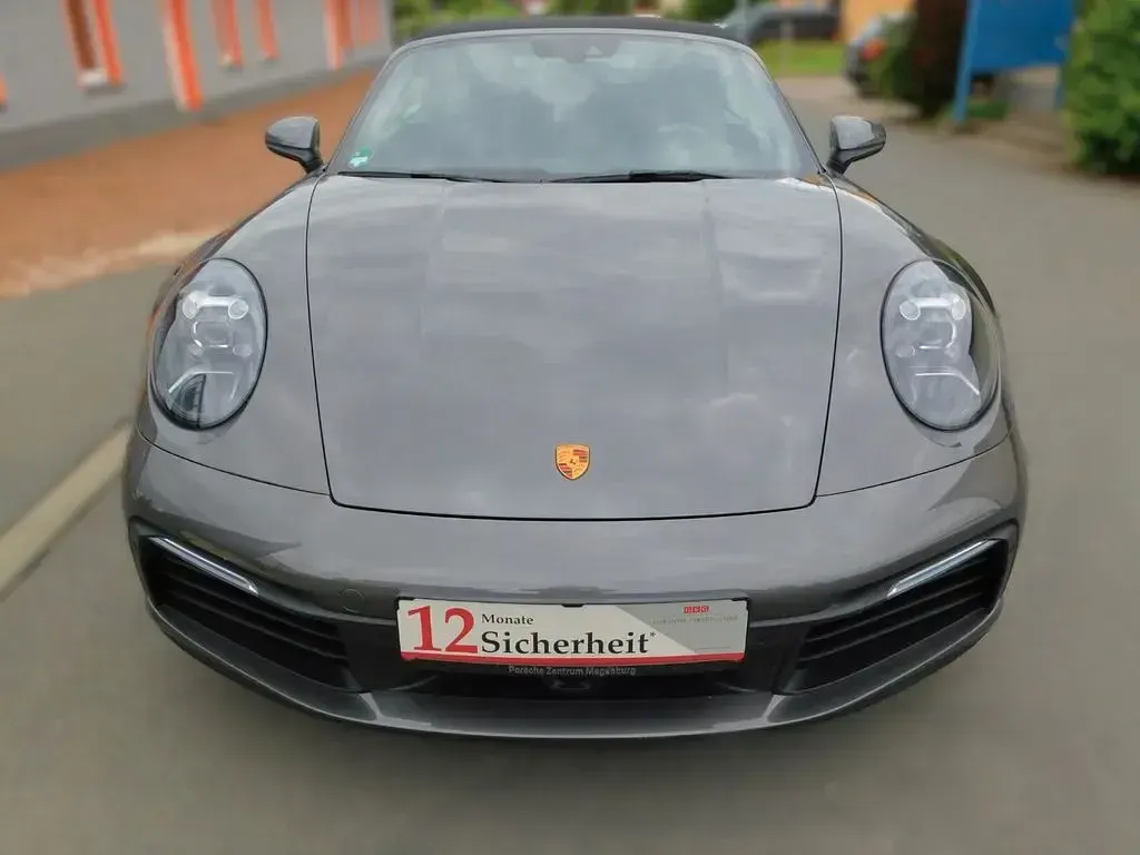 Gebraucht Porsche 992 385 PS (283 kW) 2023 Grau Cabrio